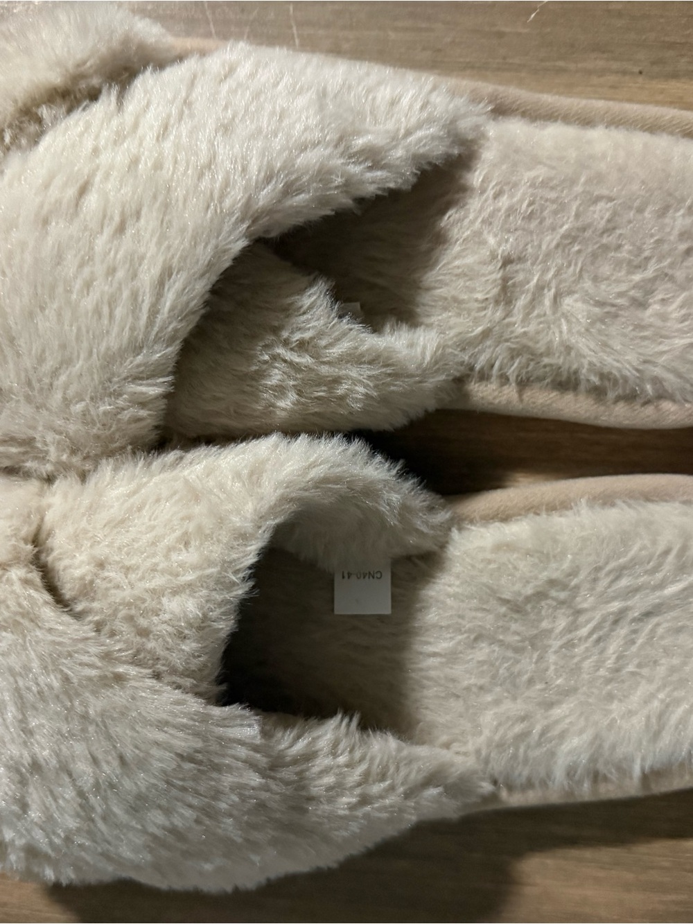 Amazon Women's Cream Fuzzy Cross-Band Slippers 9